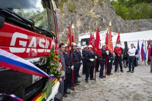 019 prevzem gasilskega vozila Foto atelje Postojna